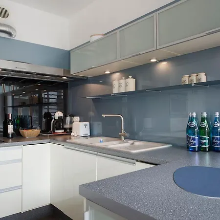 Familijny Delux 슈비노우이스쳬