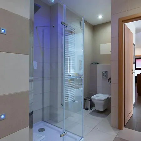 Familijny Delux * 슈비노우이스쳬